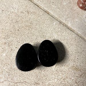 Teardrop stone plugs